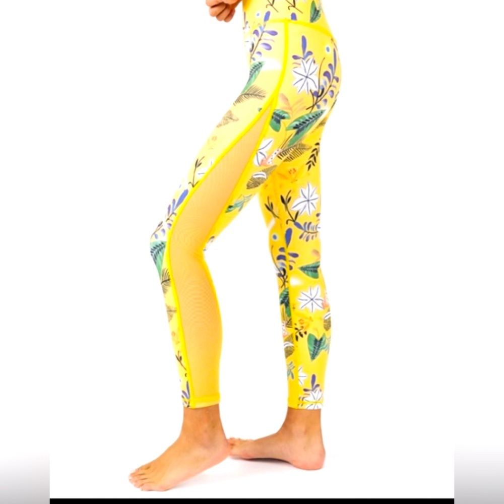 Zyia Active Light N Tight Floral High Rise Reflective Leggings Size 8 -10 GUC